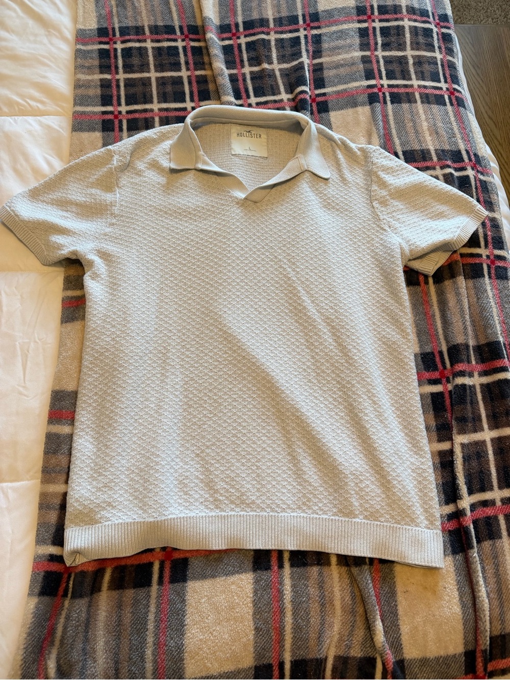 Hollister Men's Light Cream Textured Polo
